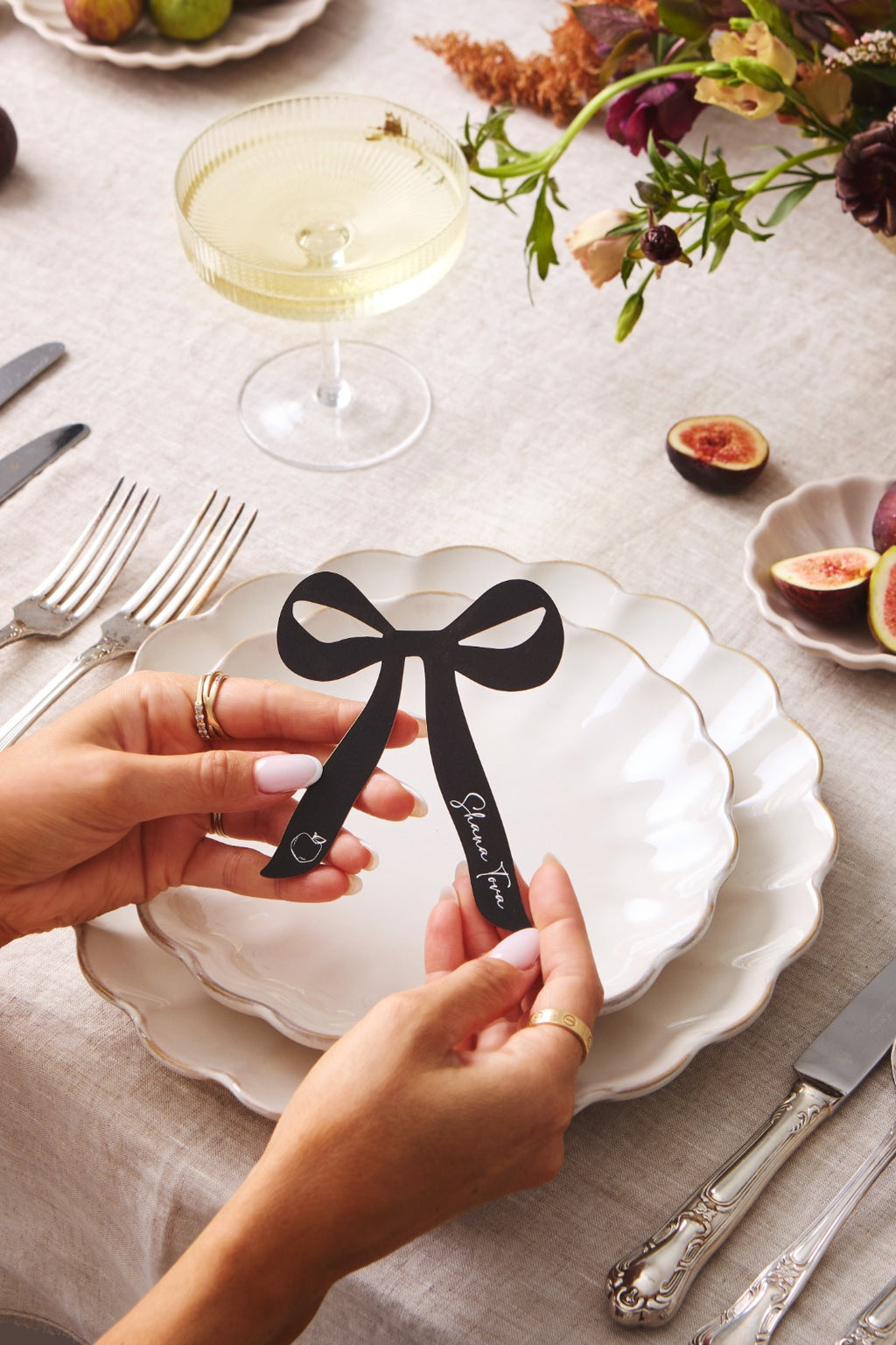 Delicate Bow Plate Accent | The Chef's Wife Edition